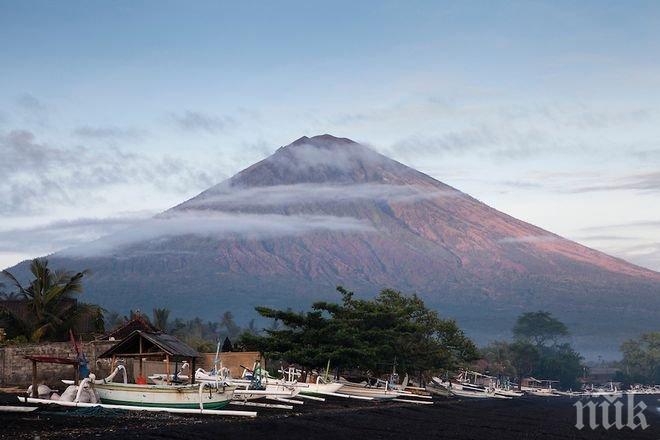 Огромна паника на Бали заради вулкана Агунг