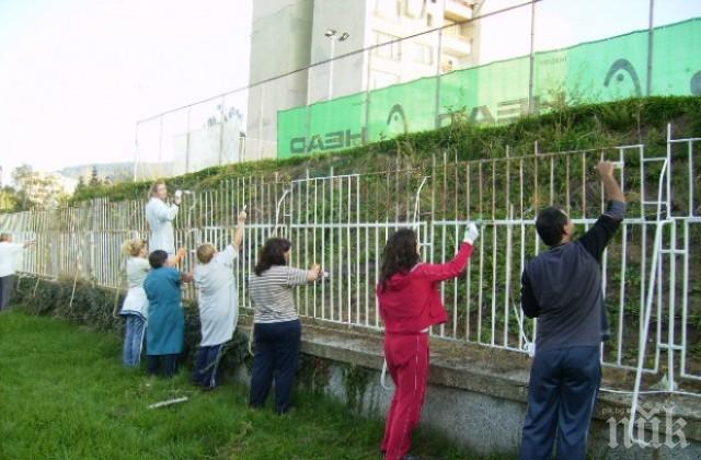 Нов рекет в училище: Даряваш или боядисваш