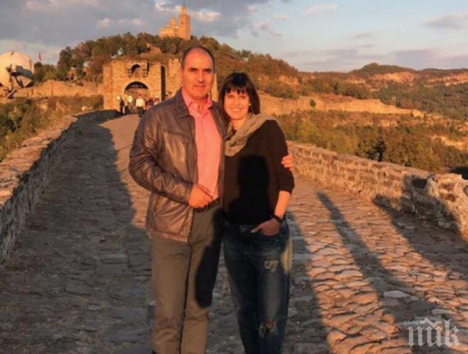 По залез: Цветанов се разходи със съпругата си на Царевец