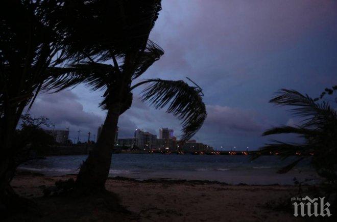 Ураганът Мария приближава атлантическото крайбрежие на САЩ