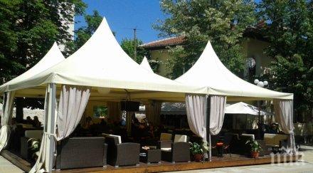 див екшън заведение вършец солидно почерпен клиент троши чаши псува сервитьорка