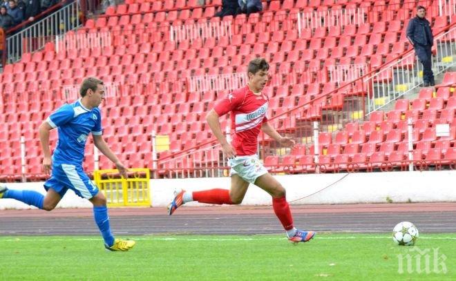 Юноша на ЦСКА акостира на Лаута