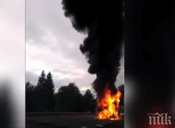 ПАНИКА В ЛОНДОН! Автомобил пламна на моста Уестминстър