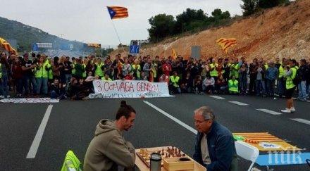 пътни блокади демонстрации парализираха каталуния