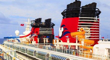 дисни търси назначи принцове принцеси круизен кораб видео