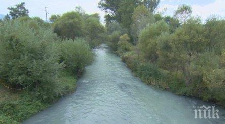 шок струма потече синя