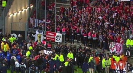 ужас франция преграда трибуна срути мач лига ранени видео