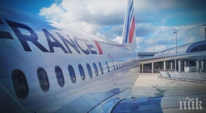 На косъм от трагедията! Разпадна се единият двигател на самолет на Air France в Канада (ВИДЕО/СНИМКИ)