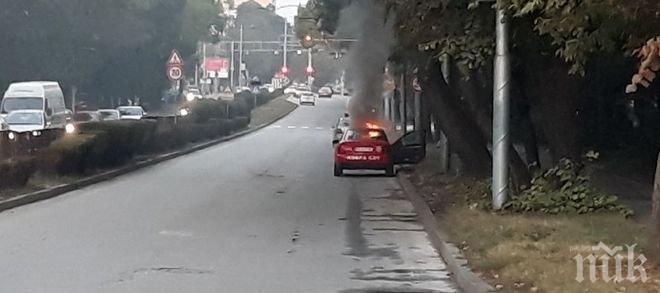 От последните минути! Кола избухна в Пловдив