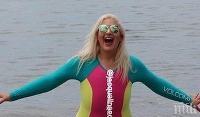 Жажда за промяна! Жена свали 150 кг и се щракна по бански на плажа (СНИМКА)