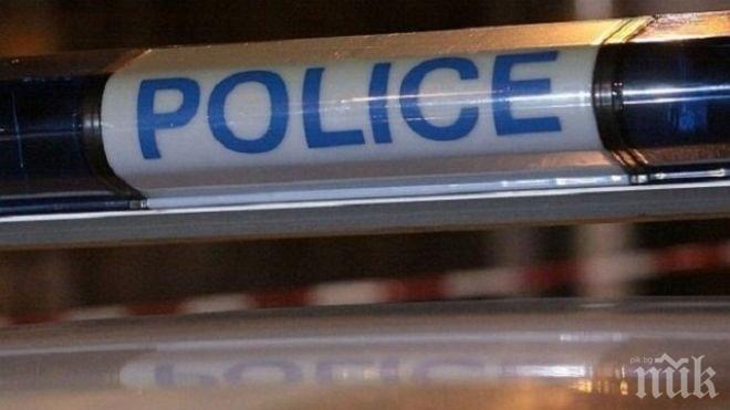 МЕЛЕ В ХОТЕЛ В САНДАНСКИ! Полицай ранен в среднощния скандал