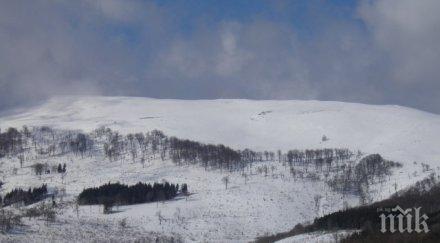 снегът налази връх мургаш монтана вали дъжд