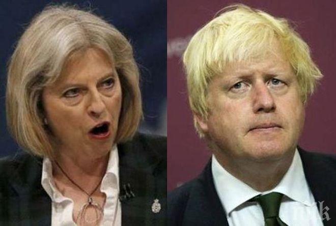 Скандално! Вътрешният министър на Великобритания наредила на Борис Джонсън да аплодира реч на Тереза Мей