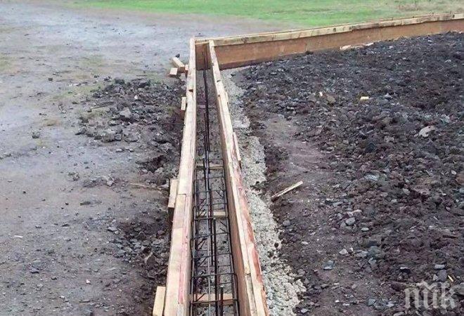 ИЗВЪНРЕДНО! Бетон се излива яко на плажа в Крайморие!