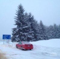 80 на сто от шофьорите катерят планините с летни гуми, КАТ предупреждава: Ще спираме коли от движение