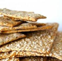 Хит сред новите храни - снакс от щурци и бисквити с водорасли