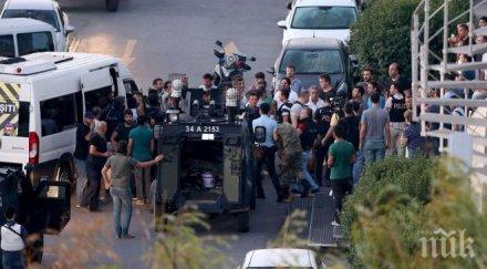 милост арести турската армия души закопчани