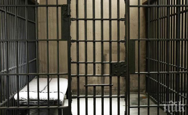 Майка и син влизат в пандиза за сводничество и проституция