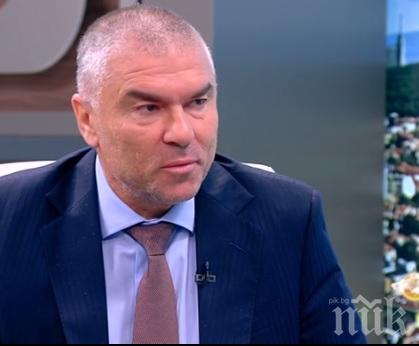 Марешки поиска Цацаров да го провери за политически чадър