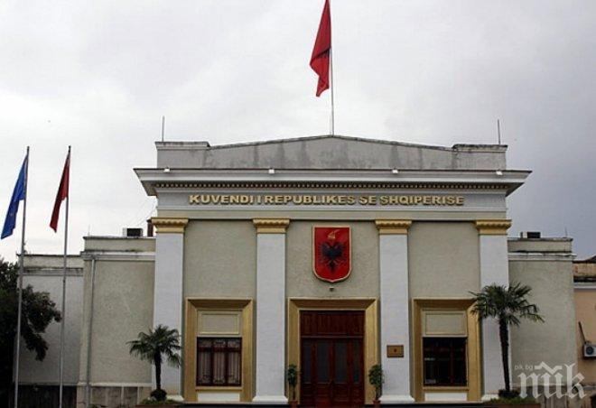 Македонците в Албания бесни срещу приемането на българското малцинство