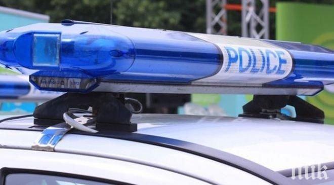 ЕКШЪН НА ПЪТЯ! Полицай простреля тийнейджър след луда гонка и катастрофа край Варна