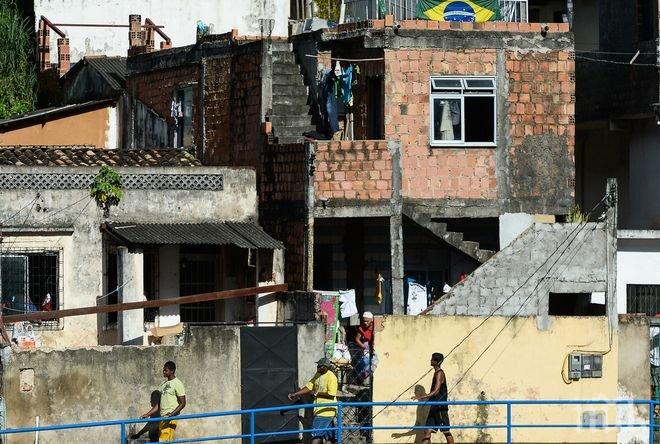 Инцидент! Трима загинали, след като самолет се заби в къща в Бразилия