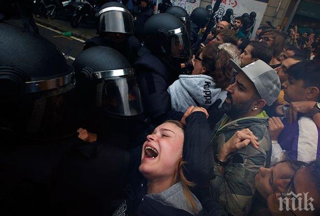 Испанските власти действали без да се подитат до каталунската полиция по време на референдума