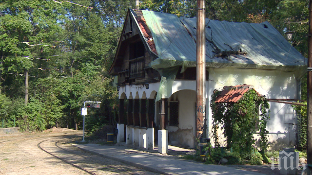 Три месеца след пожара: Любимата на софиянци спирка „Вишнева” В Борисовата градина още не е ремонтирана (СНИМКИ)