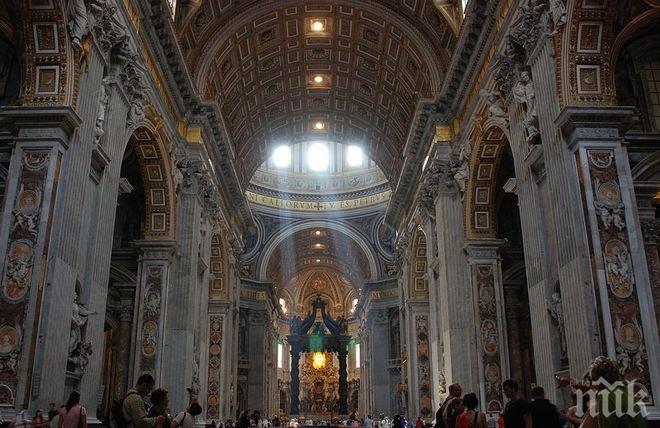 Инцидент! Жена почина след падане от 30 метра в катедрала в Лондон