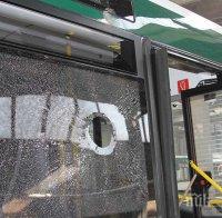 ПАНИКА В ПЛОВДИВ! Стрелец гърми по едно и също време по пълен рейс на градския транспорт!