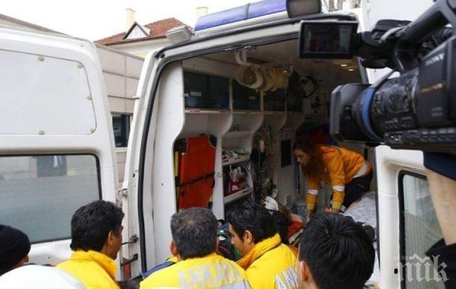 Камион с мигранти катастрофира в Турция, над 60 души са ранени