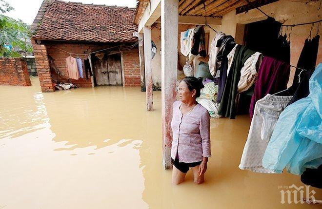 Бедствие! Броят на жертвите на наводненията и свлачищата в Северен Виетнам достигна 68 души