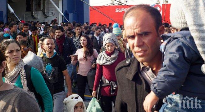 Над 600 мигранти пристигнаха с кораб в Палермо
