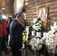 Вицепремиерът Валери Симеонов откри паметна плоча в църквата 