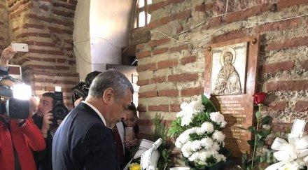 вицепремиерът валери симеонов откри паметна плоча църквата софия снимки