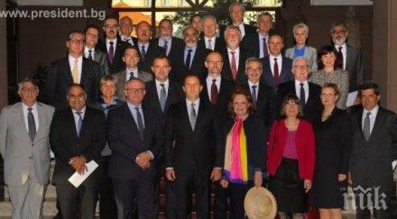 радев призова еднакви критерии шенген среща посланиците