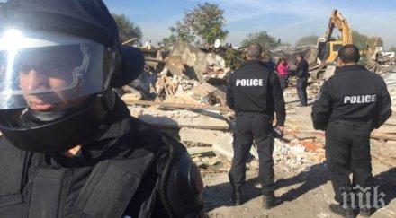 акция орландовци багер бута незаконни постройки жандармерия пази снимки