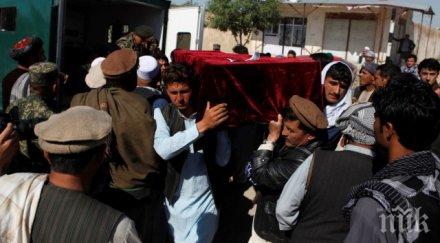 смърт 200 души загинали афганистан седмица атентатор уби