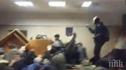 радикали безчинствали зала украински съд настоявайки освобождаване лидера