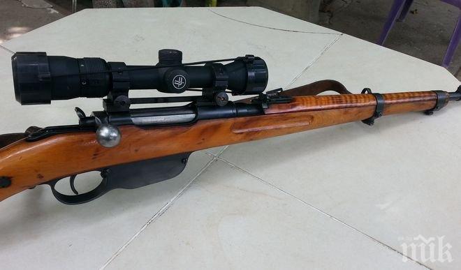 Три незаконни пушки открили в дома на пенисонер от Карловско село