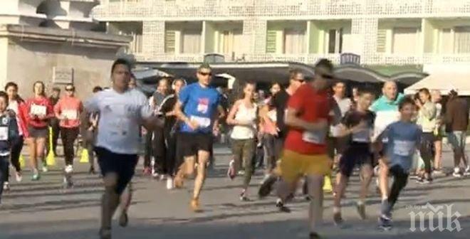 За благородна кауза! Стотици се включиха в благотворителен маратон във Варна