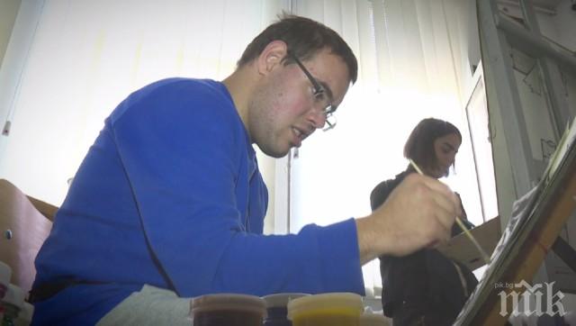 ТАЛАНТ! Дете с аутизъм вече има три самостоятелни изложби