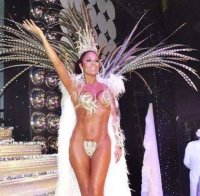 Берлускони вкарва еротична танцьорка в политиката 