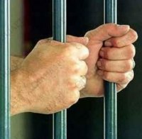 Обирджия на параклис остава зад решетките