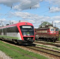 Променят движението на два влака 