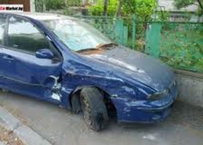 Баща и син изпотрошиха Фиат