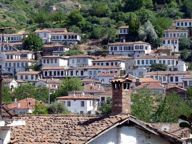 Туристи нападат турско село, което ще оцелее след края на света 