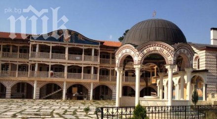 гигинския манастир посрещат великден час късно