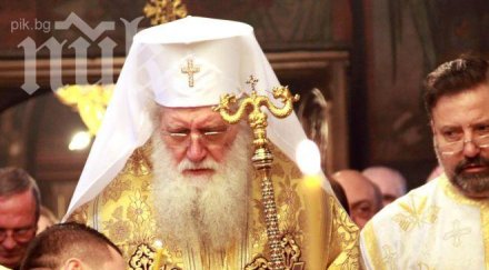 патриарх неофит направи обиколка патриаршеската катедрала света неделя плащеницата