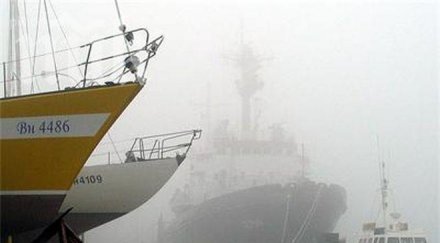 мъгла затвори варненския порт